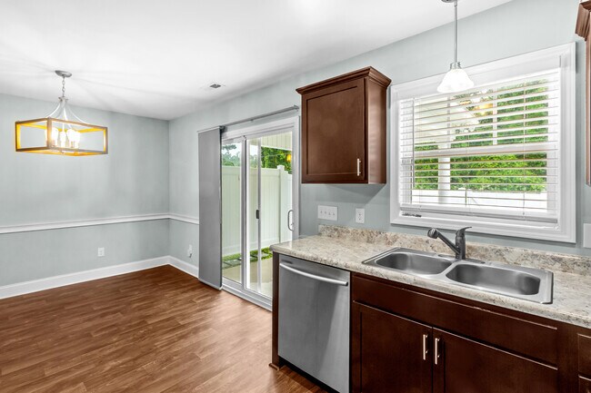 Building Photo - 100 Catfish Ct