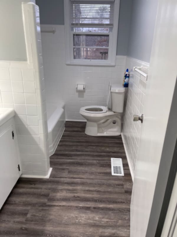 Building Photo - 2040 Alpine Dr