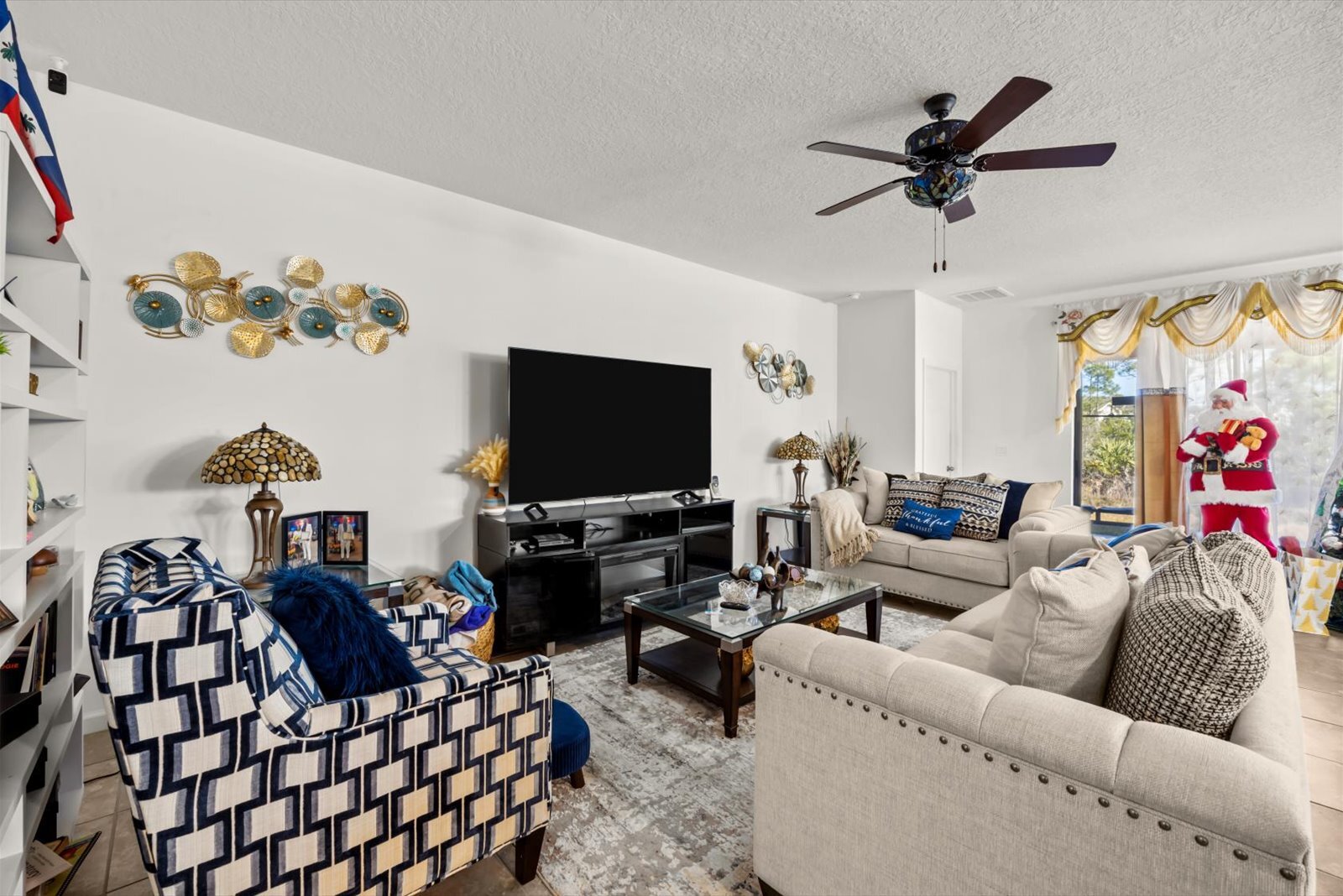 Building Photo - 6545 NW Oaklawn Way