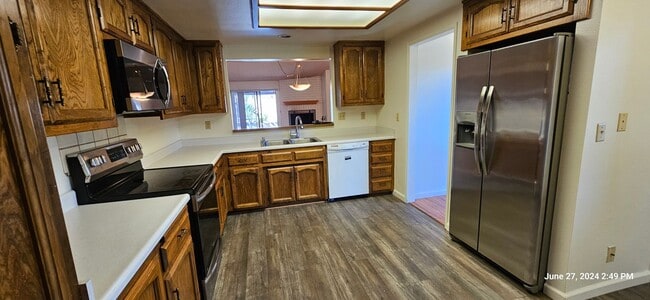 Building Photo - Creekridge Villas Single Story Condo in Ga...