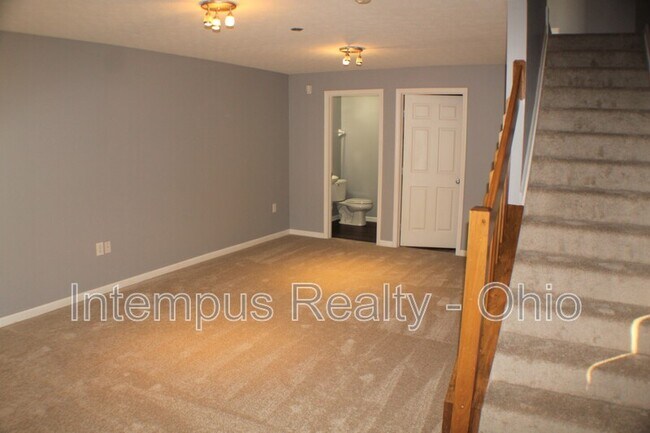 Building Photo - 6522 Crab Apple Dr