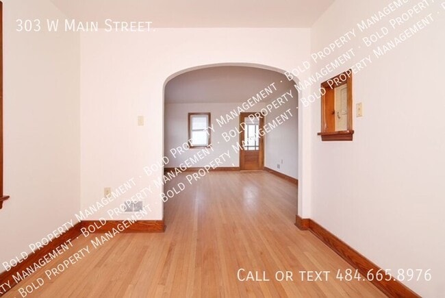 Building Photo - 303 W Main St