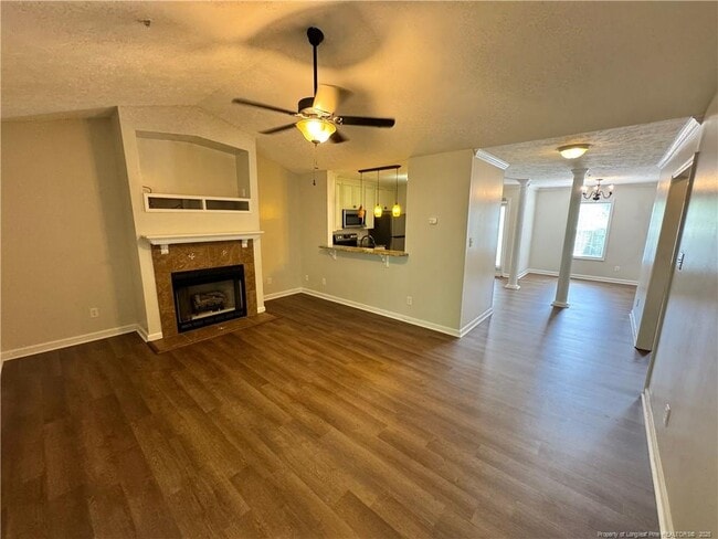 Building Photo - 300 Bubble Creek Ct