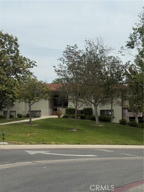 Building Photo - 863 Ronda Mendoza