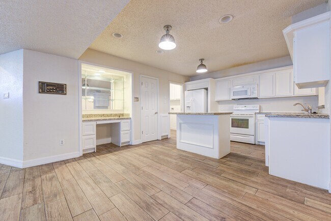 Building Photo - 10822 Kirktown Dr