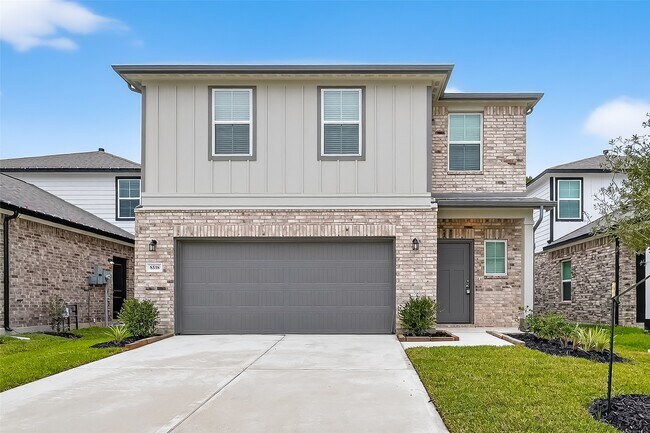 Primary Photo - 8538 Blueberry Ash St