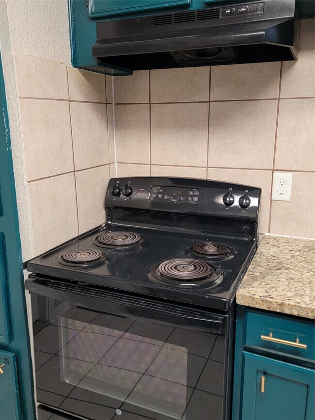 Building Photo - 14510 Roundstone Ln