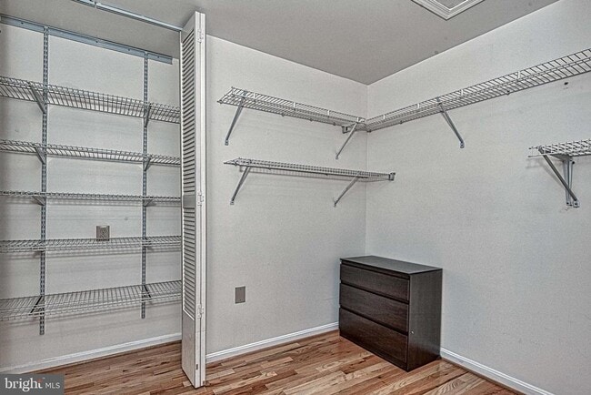 Building Photo - 9400 Van Arsdale Dr