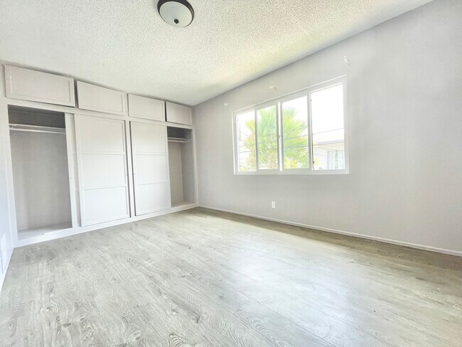 Building Photo - 854 S Sherbourne Dr