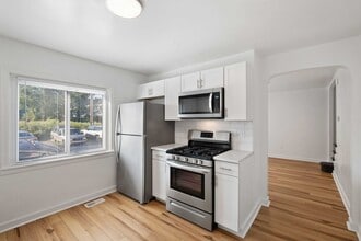 Building Photo - Luxury Rental - Sharpsburg