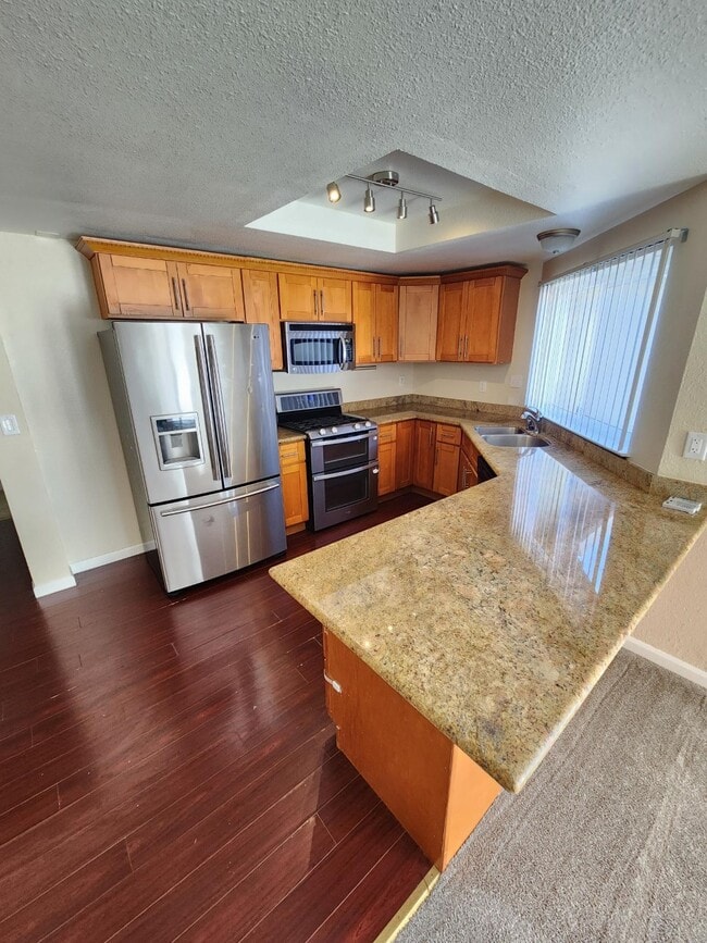 Building Photo - 735 Wedgewood Dr