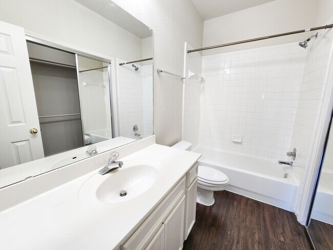 Building Photo - 1503 Cedar Park Dr