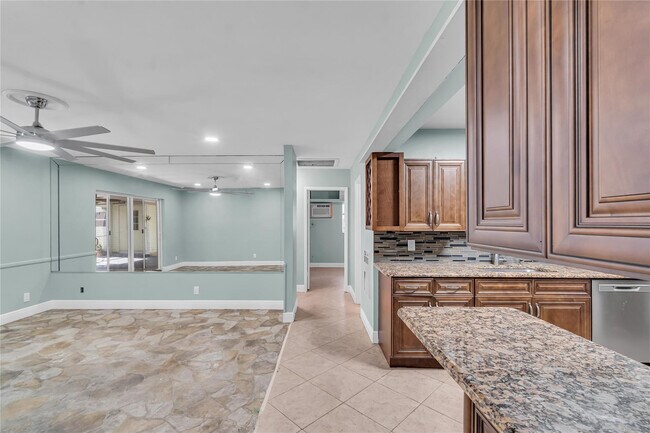 Building Photo - 4541 NE 6th Terrace