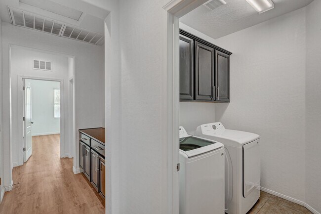 Building Photo - Lantern Gardens