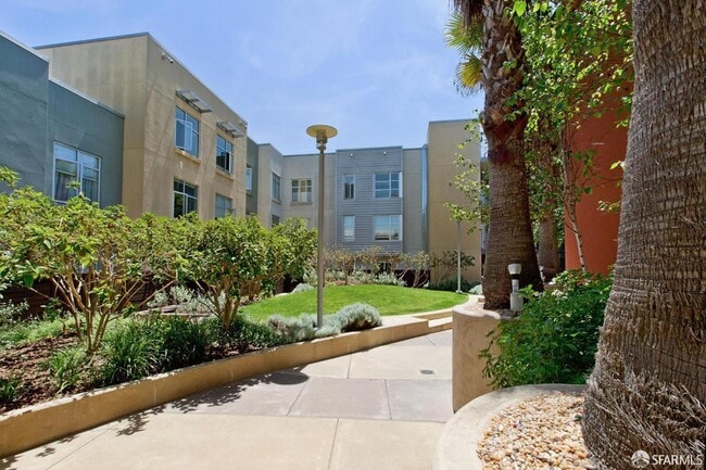 Building Photo - 451 Kansas St