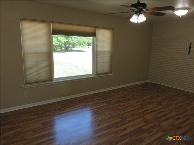 Building Photo - 1339 Mockingbird Ln