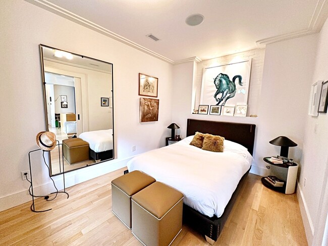 Building Photo - 206 Webster St