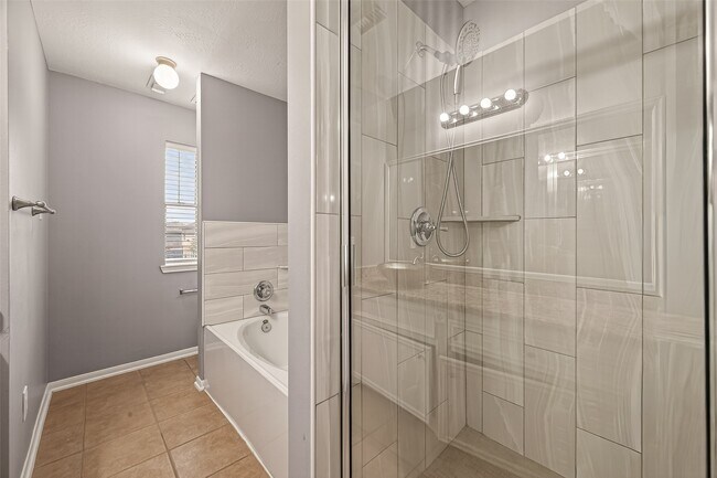 Building Photo - 6815 Lower Arrow Dr