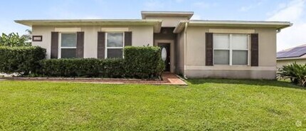 Building Photo - 2208 Kingscrest Cir