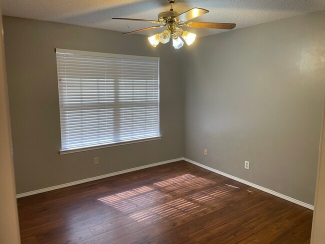 Building Photo - 4557 Shingle Oak Ln