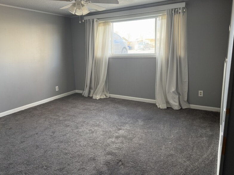 Building Photo - 456 W 550 N