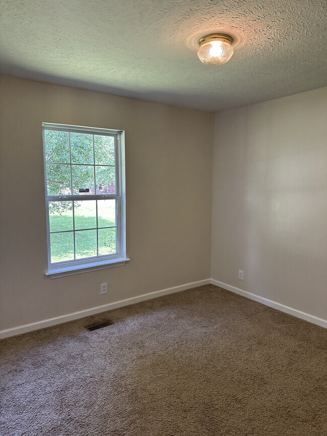 Building Photo - 118 Merlin Dr