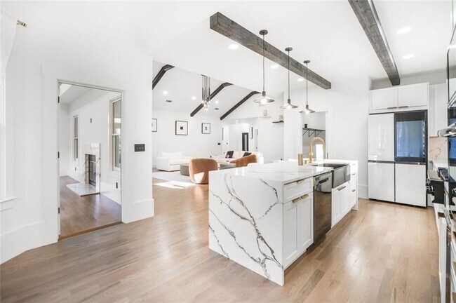 Building Photo - 507 Karen Ln