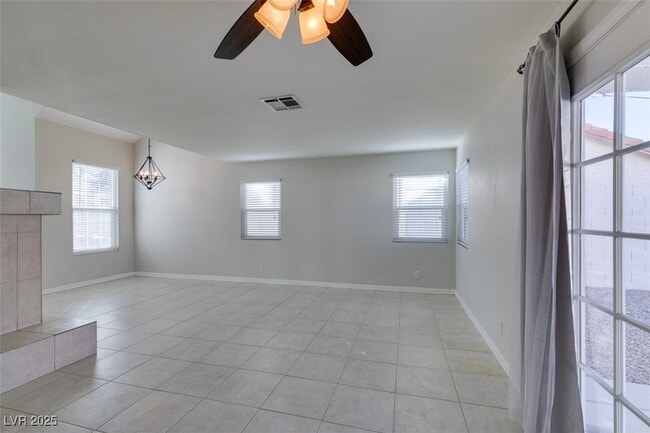 Building Photo - 225 Comanche Pl