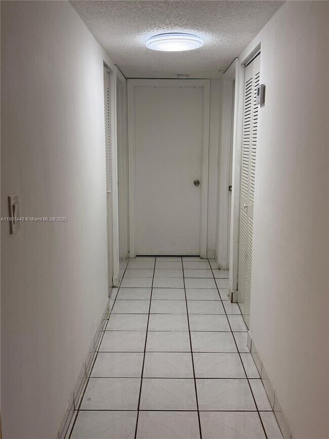 Building Photo - 605 NW 72nd Ave