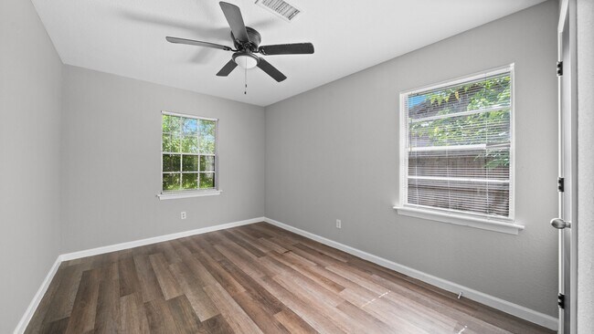 Building Photo - 5242 Greylog Dr
