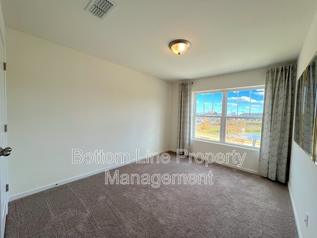 Building Photo - 3661 Secrest Lndg