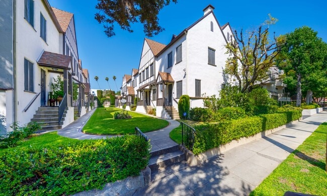 Building Photo - 81 N Catalina Ave