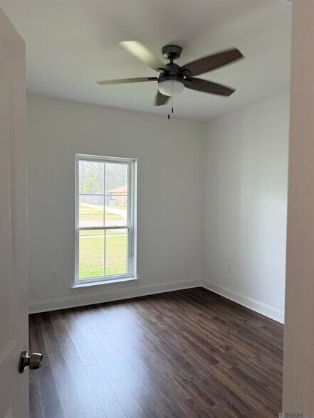 Building Photo - 15814 Woodwick Ave
