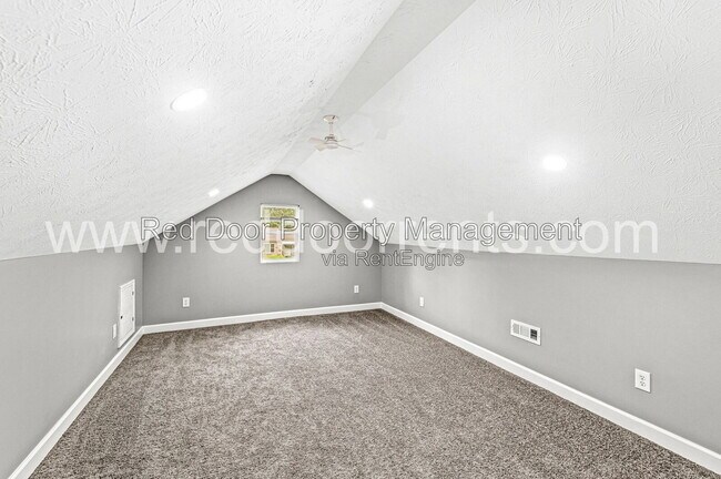 Building Photo - 3340 N Sherman Dr