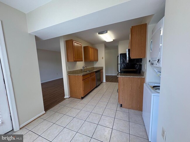 Building Photo - 9557 Coggs Bill Dr