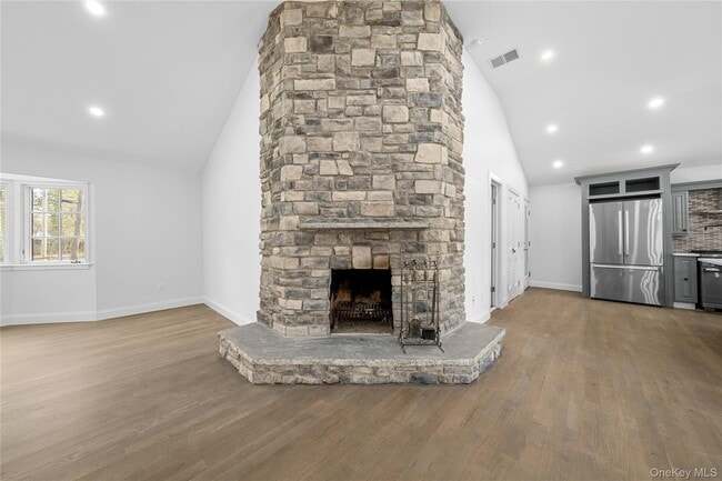 Building Photo - 257 Southlawn Ave