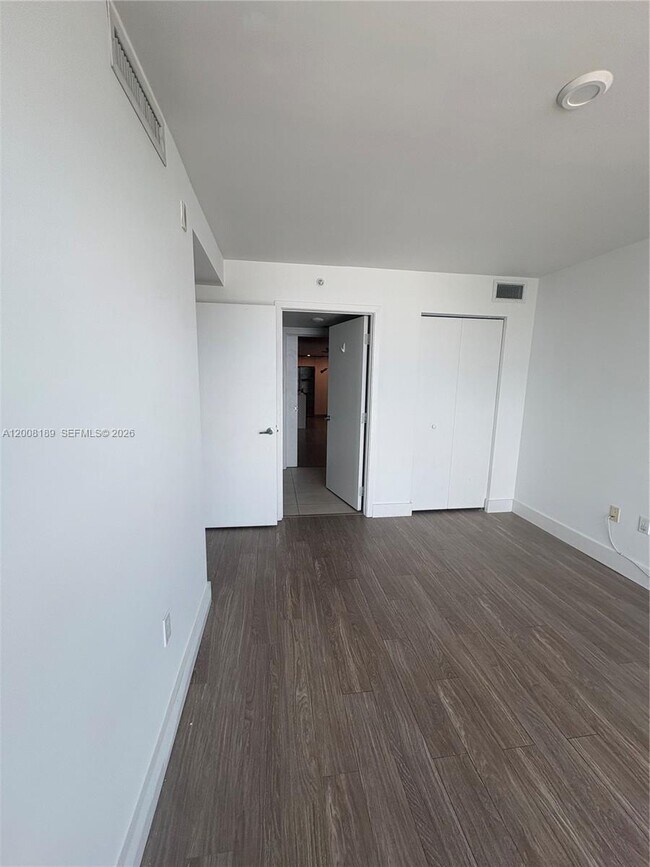 Building Photo - 1025-1092 92nd St