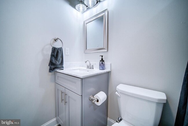 Building Photo - 1513 S Lambert St