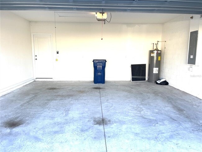 Building Photo - 17210 Reserva Dr