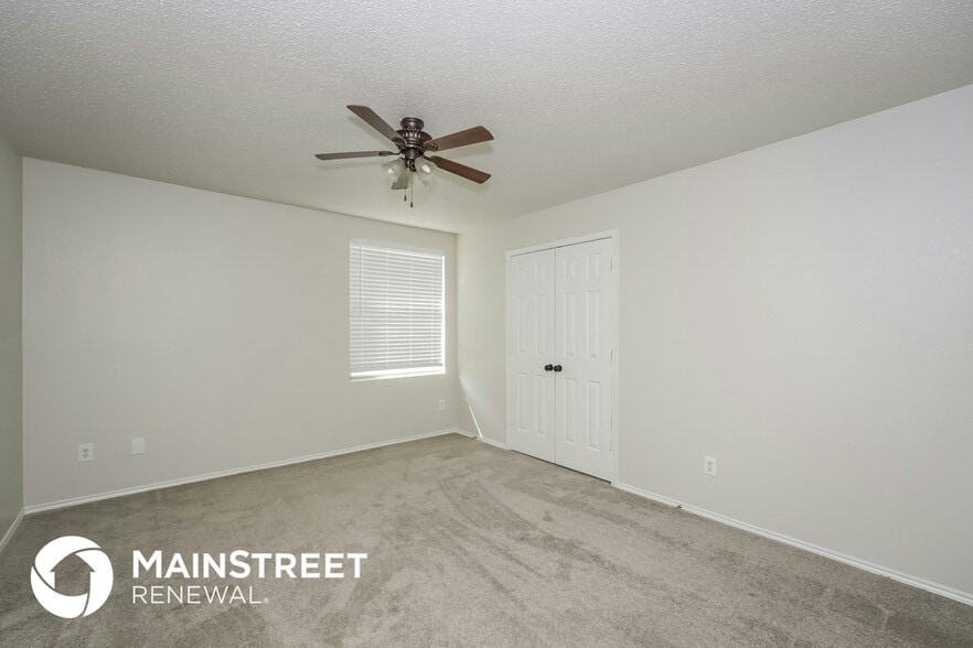 Building Photo - 1916 Lariat Dr