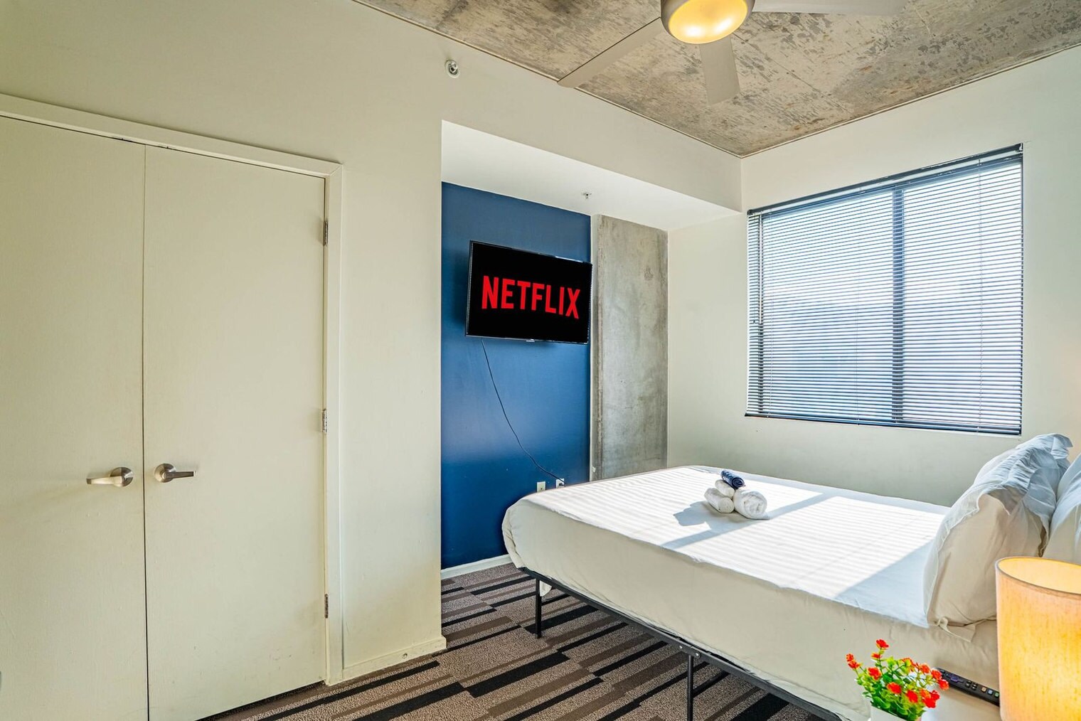 Building Photo - 333 E Roosevelt St