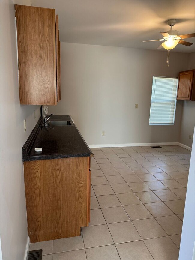 Building Photo - Modern 2 bedroom with office in West Sprin...
