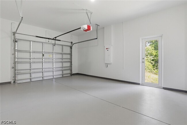 Building Photo - 721 Ivan Ave S