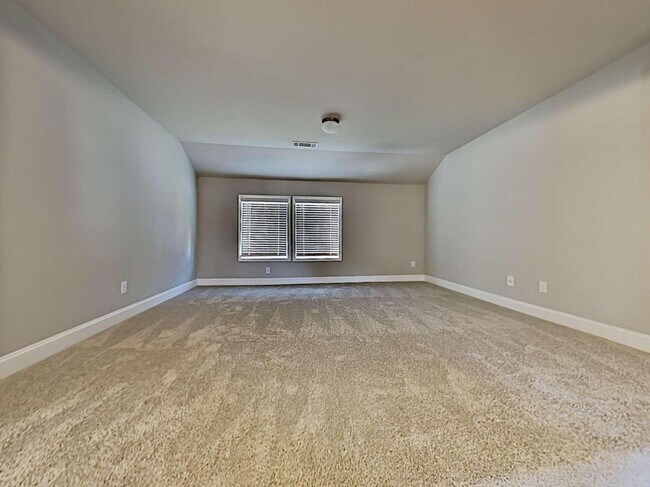 Building Photo - 1005 Overlook Walk Way