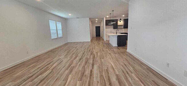 Building Photo - 8423 Bay Rdg Cir