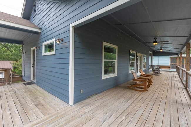 Building Photo - 1320 Contour Dr