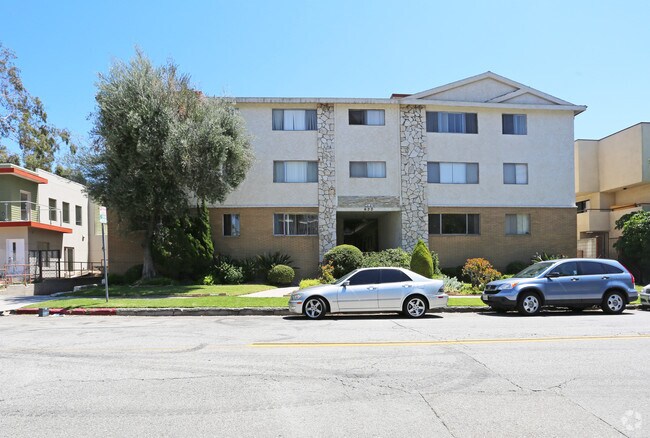 Building Photo - 630 N Louise St