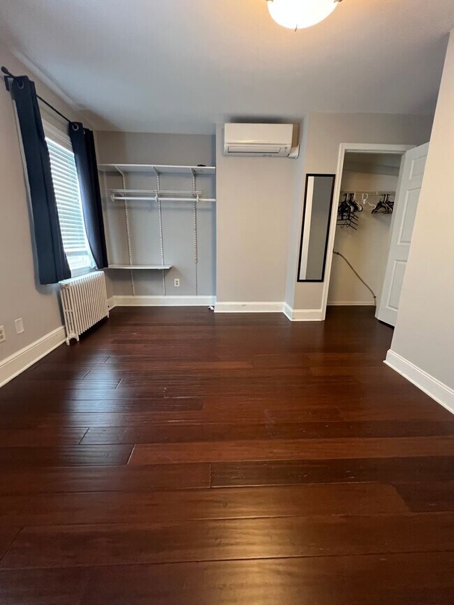 Building Photo - Stunning 4-Bedroom Townhome in the Heart of Fishtown! Available NOW!