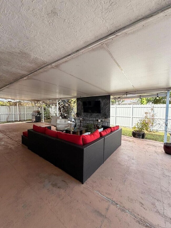 Building Photo - 1461 NW 137th St