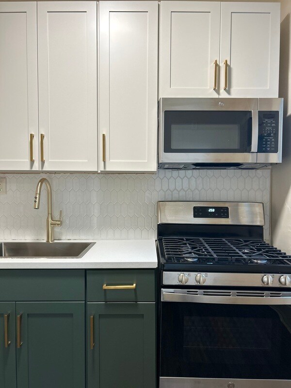 Building Photo - 2750 Broadway Ave